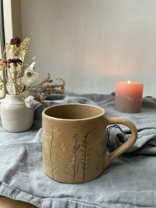 Botanical wildflower mug in toasted clay