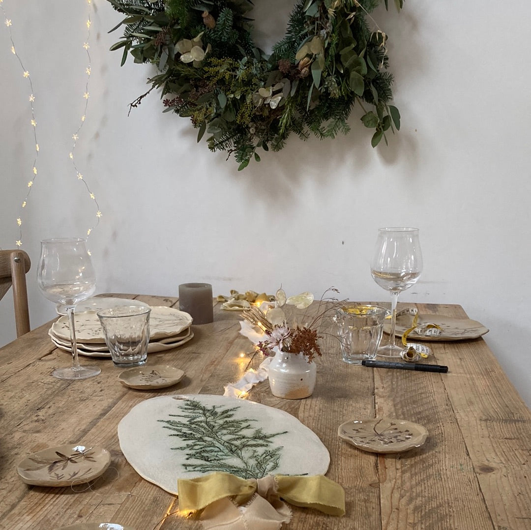 Cheese board christmas branch edition
