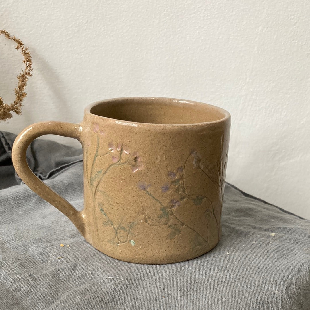 Botanical wildflower mug in toasted clay